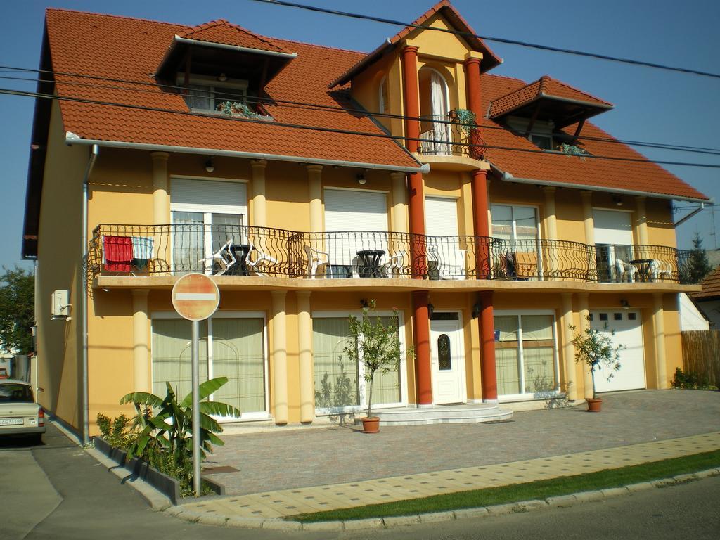 Mediterrán Panzió Bed and Breakfast Harkány Exterior foto
