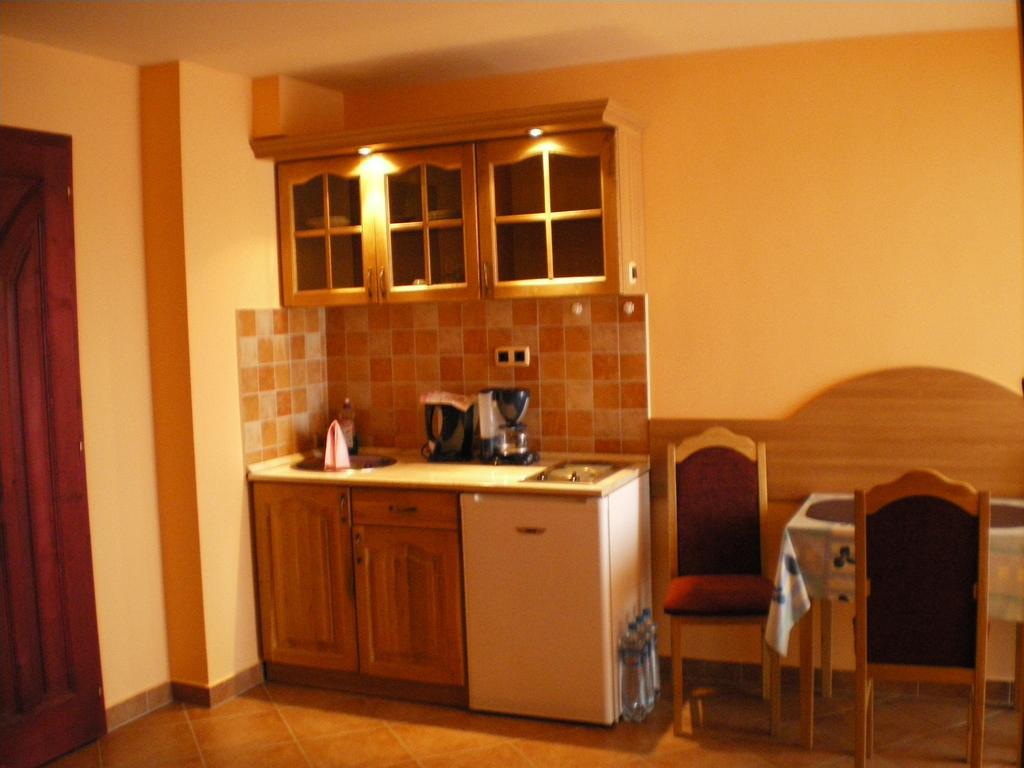 Mediterrán Panzió Bed and Breakfast Harkány Habitación foto