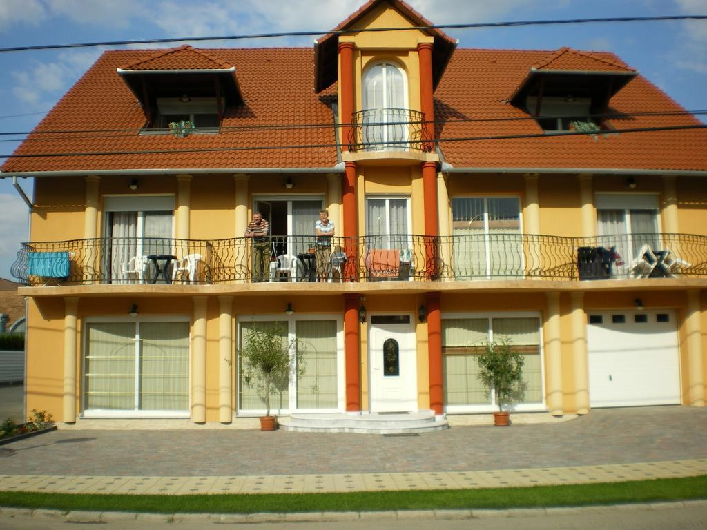 Mediterrán Panzió Bed and Breakfast Harkány Exterior foto