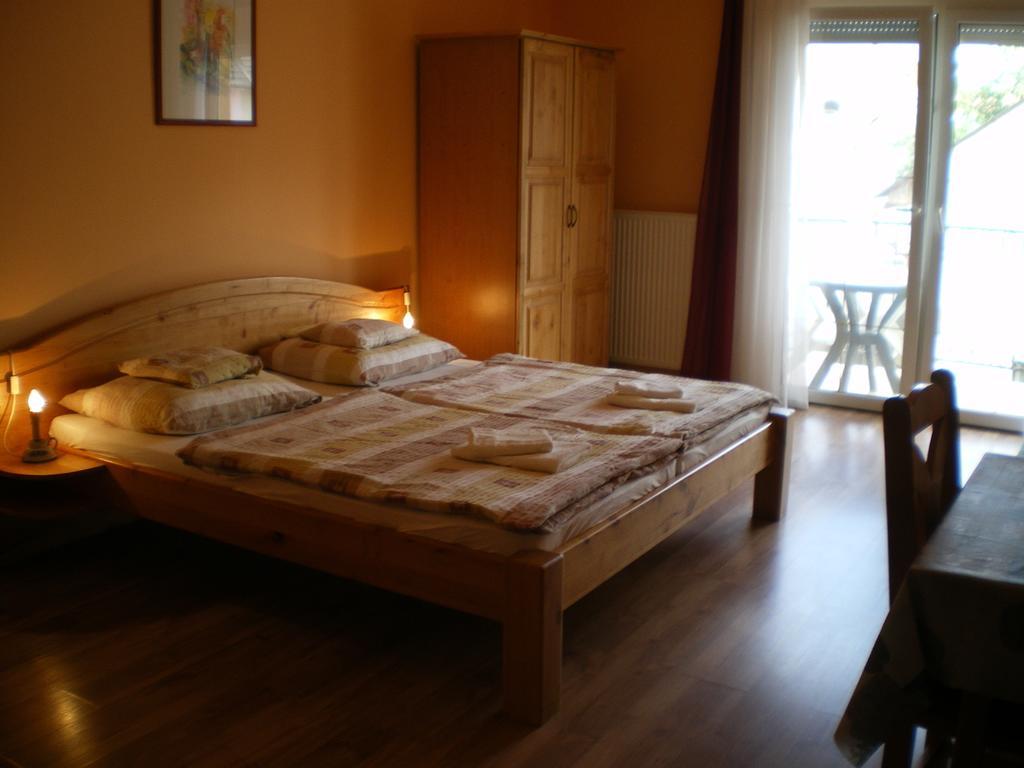 Mediterrán Panzió Bed and Breakfast Harkány Habitación foto