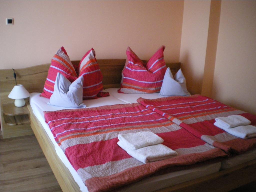 Mediterrán Panzió Bed and Breakfast Harkány Exterior foto